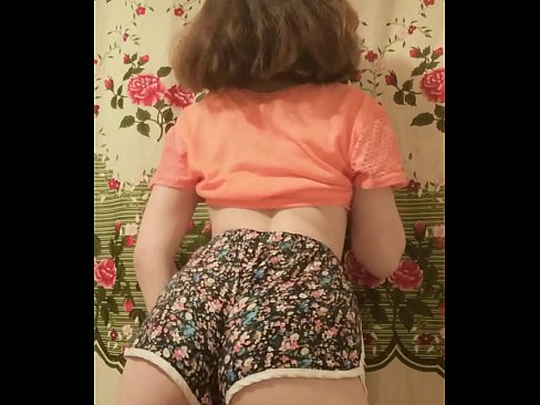 ❤️ Babe żagħżugħa sexy tqaxxir ix-xorts tagħha fuq il-kamera ️ Porno f'mt.mysexpics.ru ❌❤